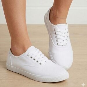Time And Tru Women's White Canvas Lace Up Sneakers Size 9